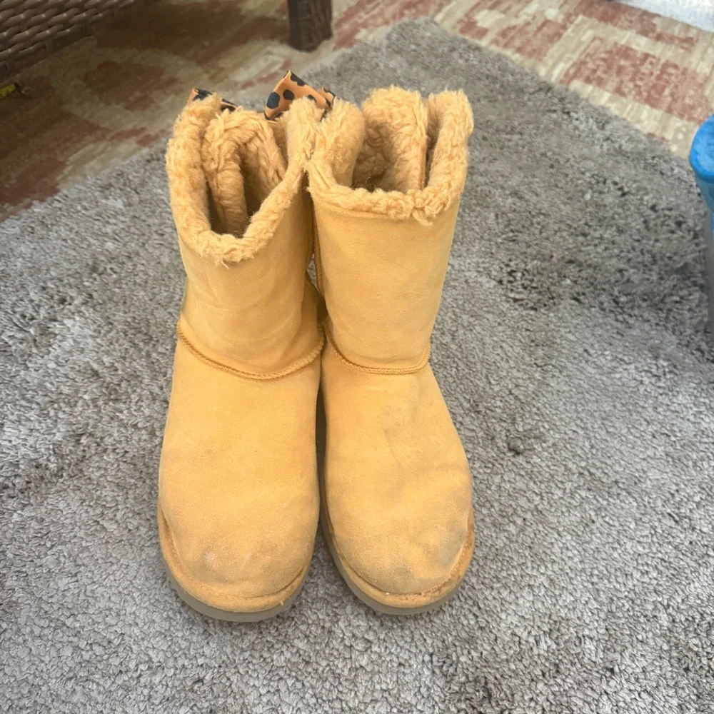 UGG BAILEY BOW RETRO SPOTS SWEET POTATO SUEDE WINTER WOMEN'S BOOTS SIZE US 8 - Picture 3 of 10